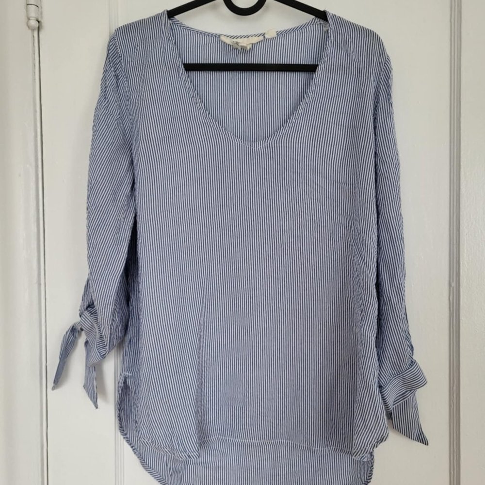 Women's H&M LOGG Blue and White Striped 3/4 Tie Sleeve Pullover Blouse Size 4